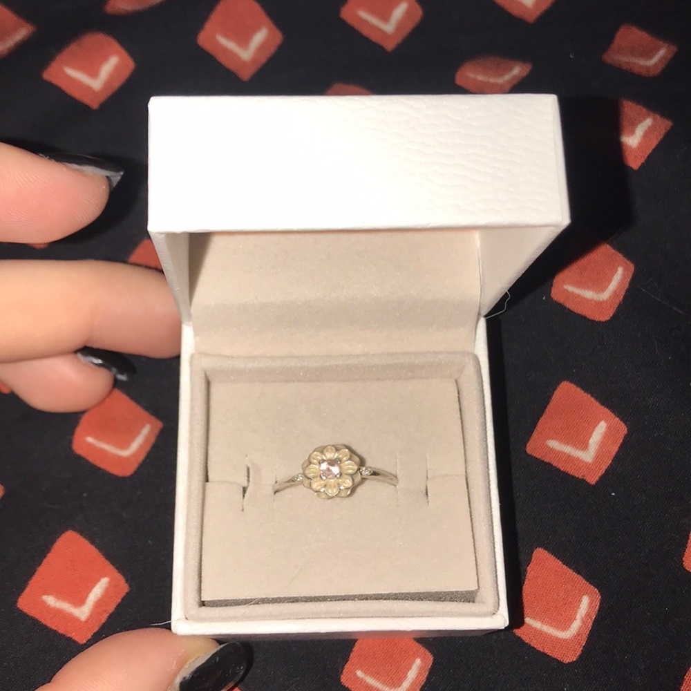 Pandora ring